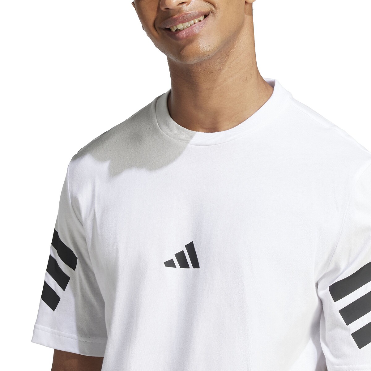 ADIDAS SPORTSWEAR<br>Camiseta de manga curta Future Icons com 3 listras