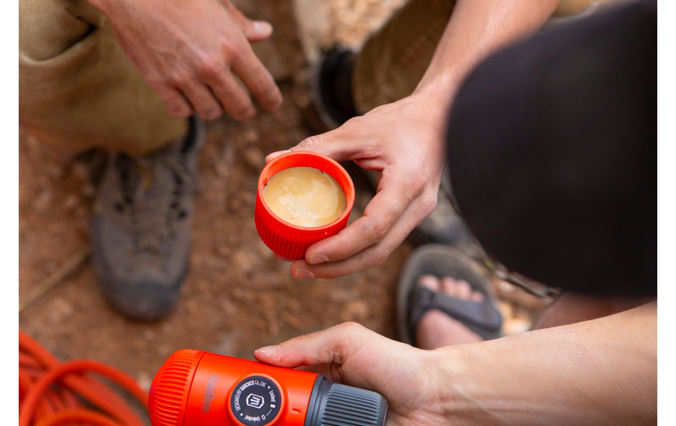 Reisekaffeemaschine Nanopresso RotKompakte Kaffeemaschine für unterwegs