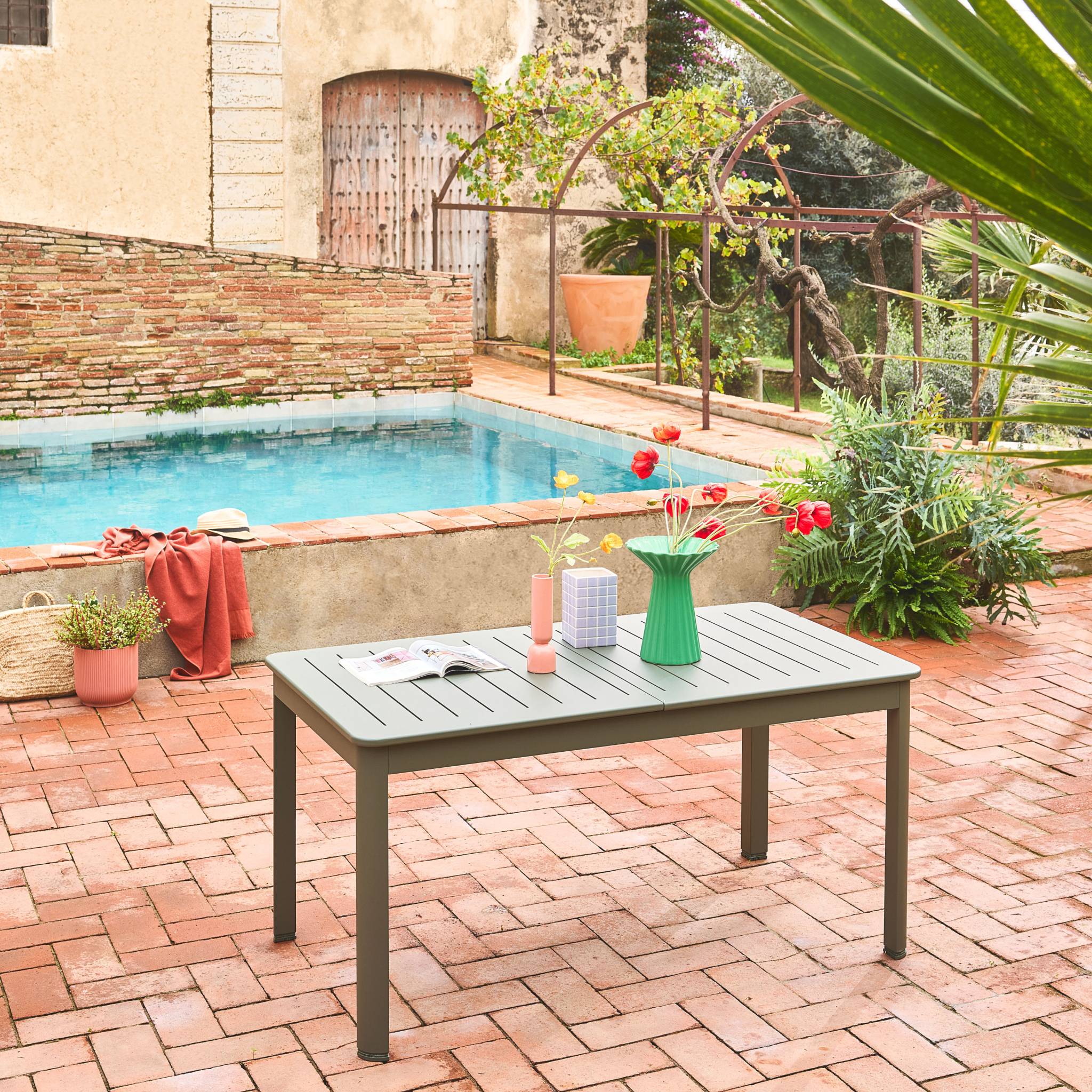 sweeek - Uitschuifbare tuintafel van aluminium, 6 plaatsen