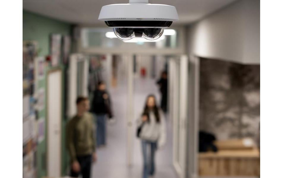Netzwerkkamera P4708-PLVE<br>KI-gestützte 2x8 MP Dual-Sensor-Kamera mit 30 Bildern pro Sekunde
