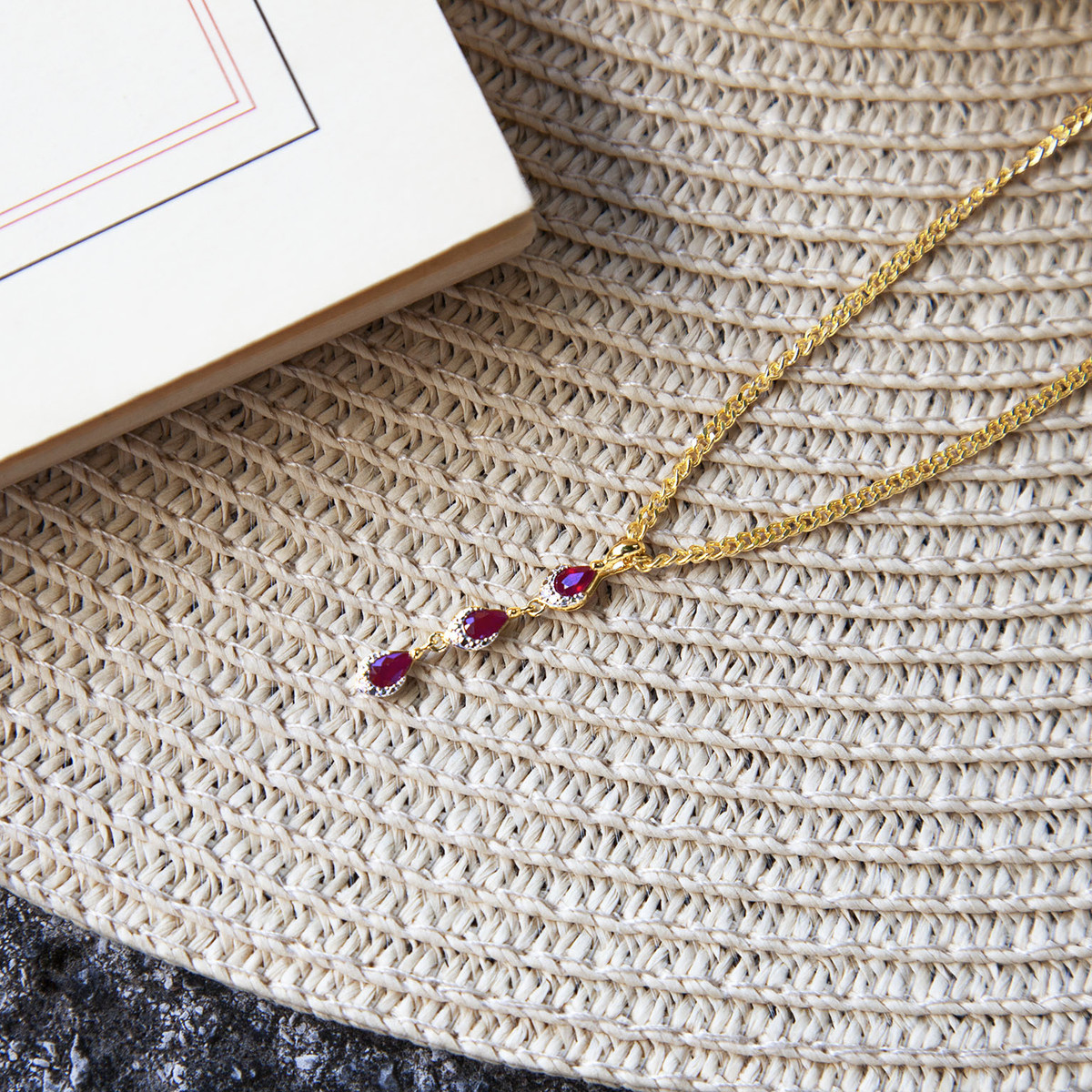 Pendentif or 375 2 tons rubis et diamants