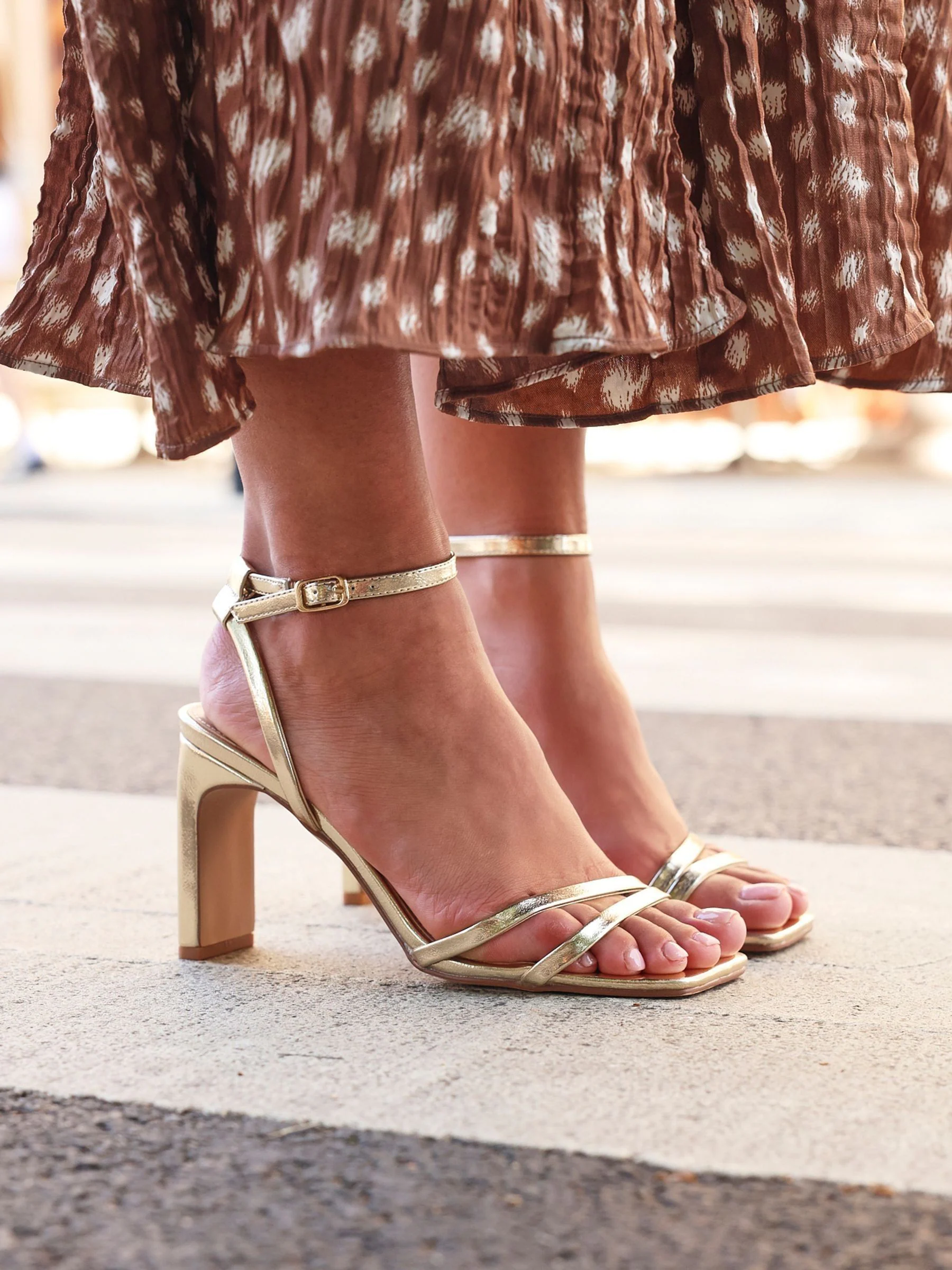 Goud - Linzi Gesture Strappy Block Heel Sandals