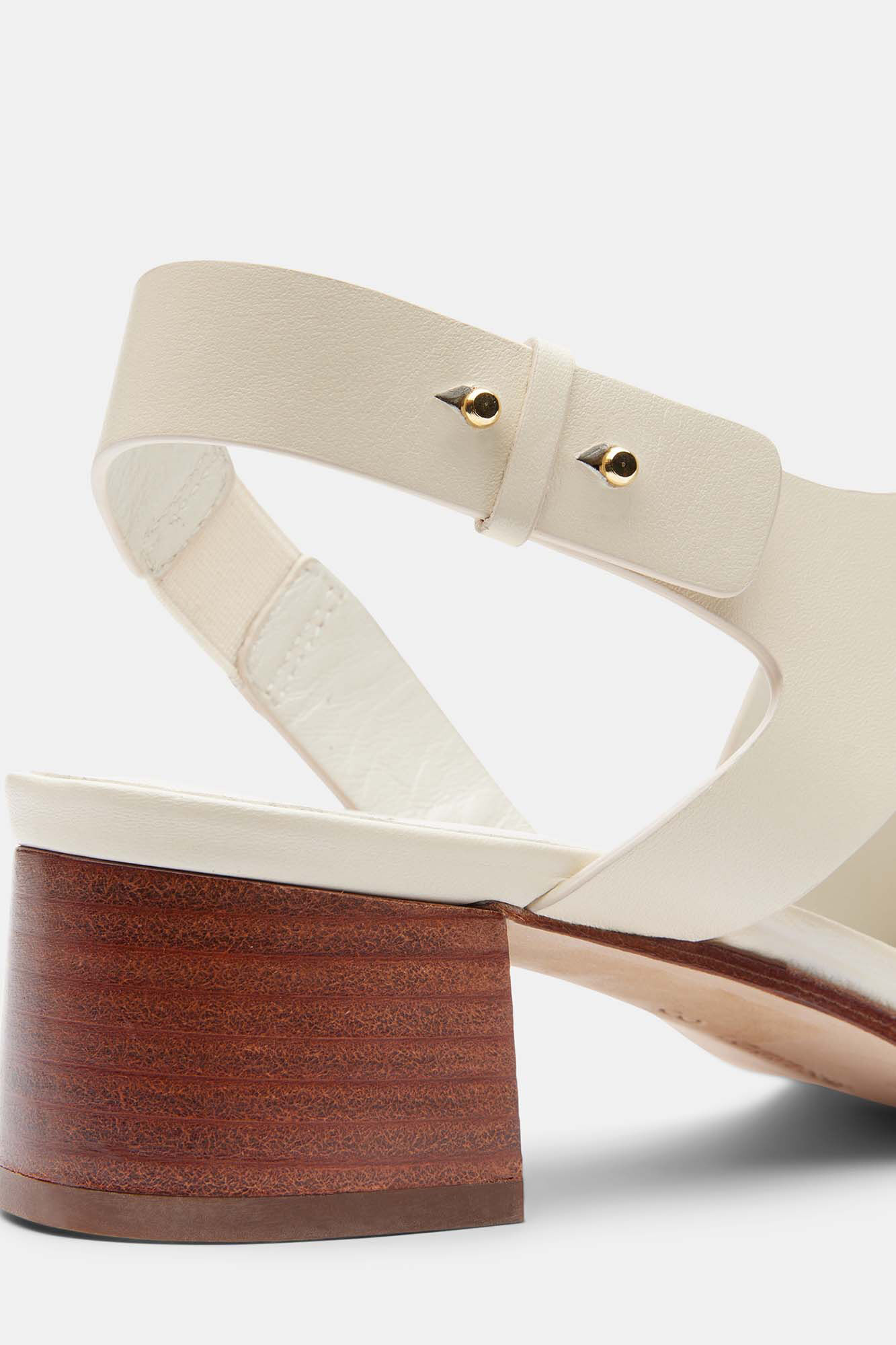 Sandálias lisas de couro bovino na cor off-white - Brancas