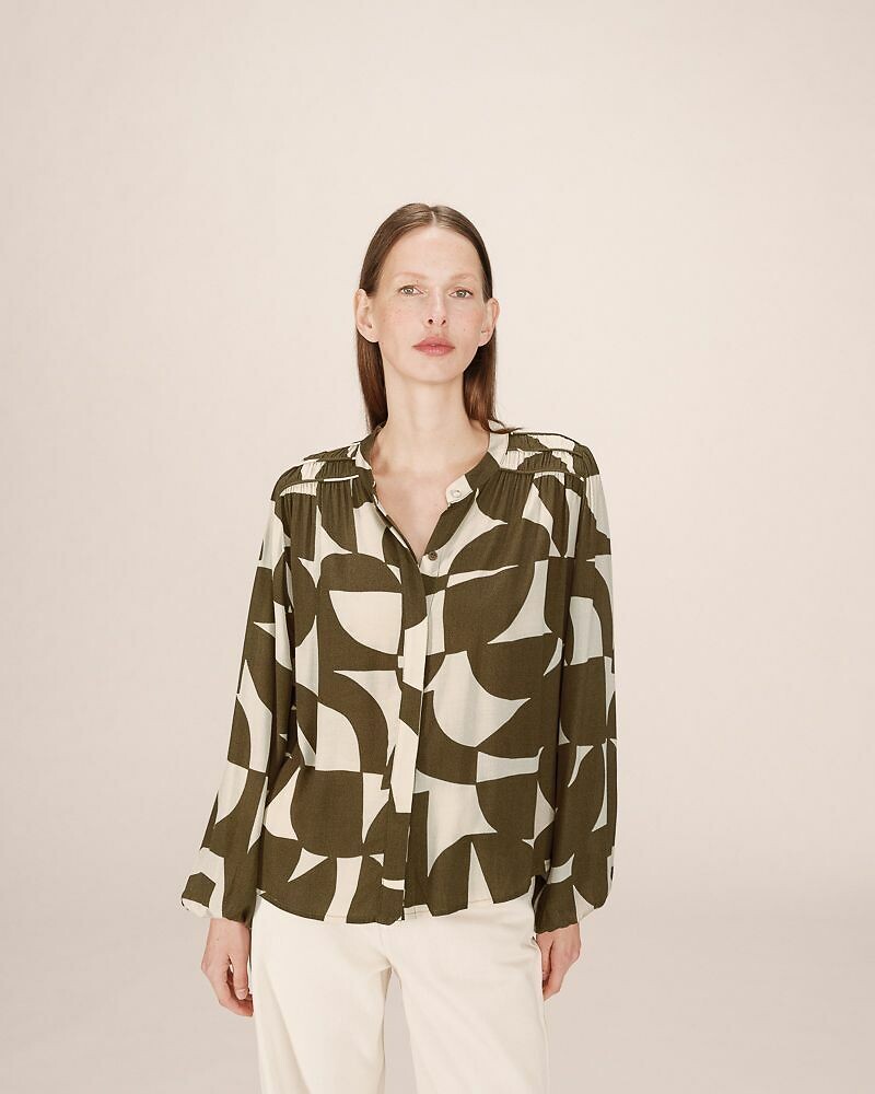 GRACE & MILA<br>Blusa estampada SORPRESA