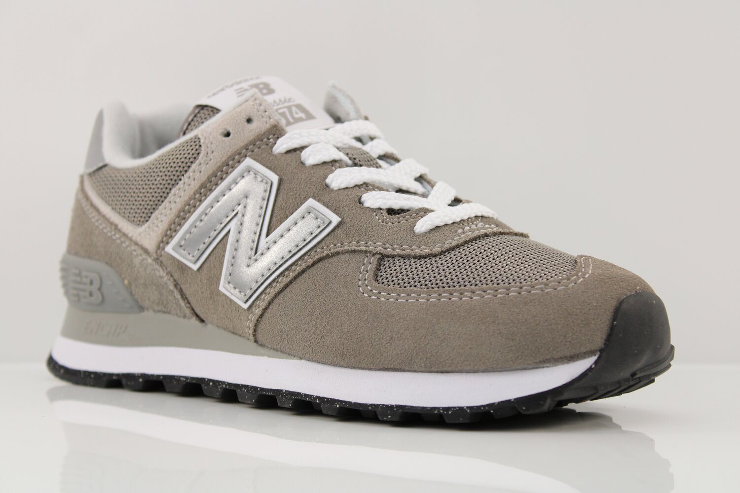 New Balance Sneaker