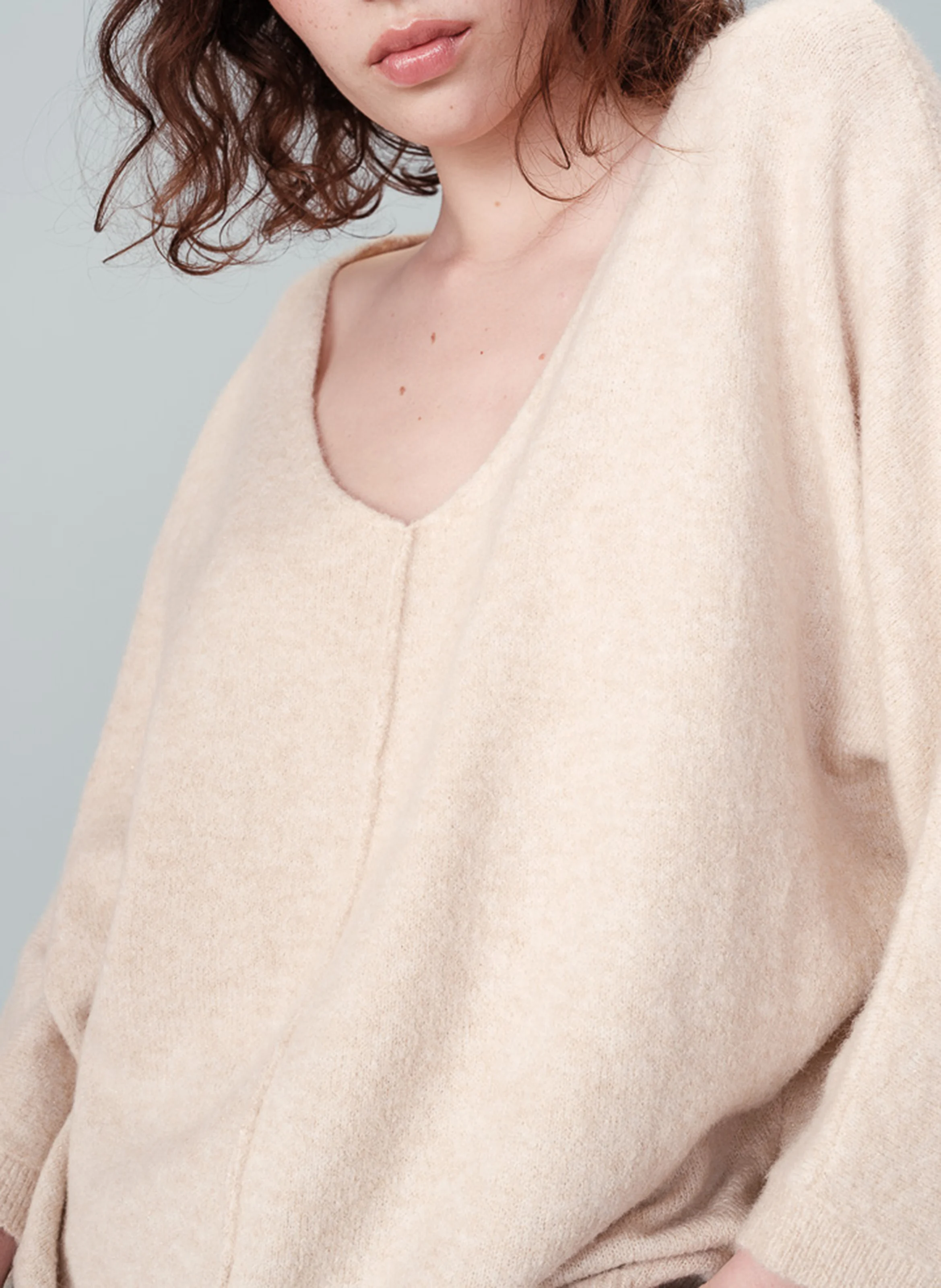 NADIR - Pull col V ample en maille | Beige