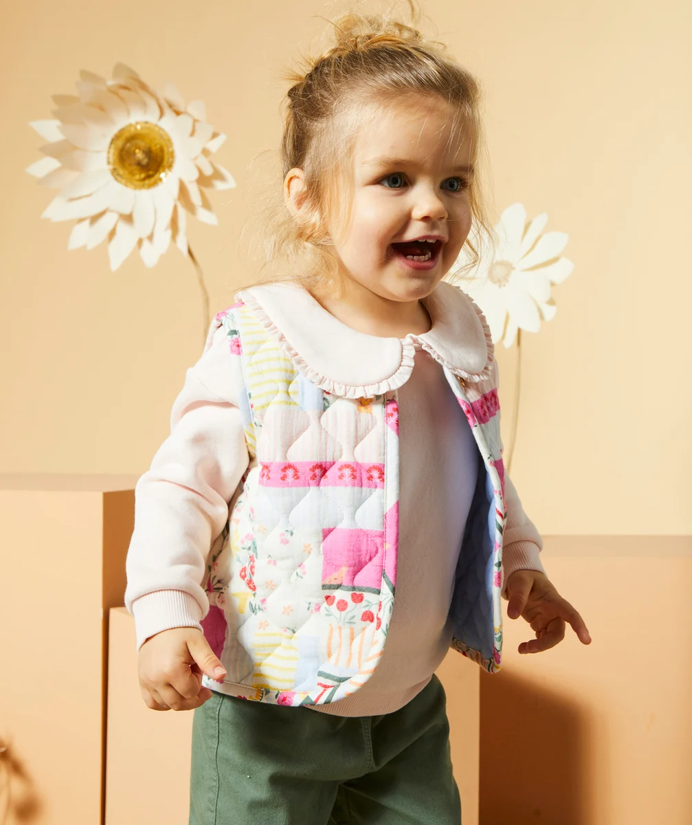 GILET SANS MANCHES RÉVERSIBLE BÉBÉ FILLE EN REMBOURRAGE RECYCLÉ PATCHWORK