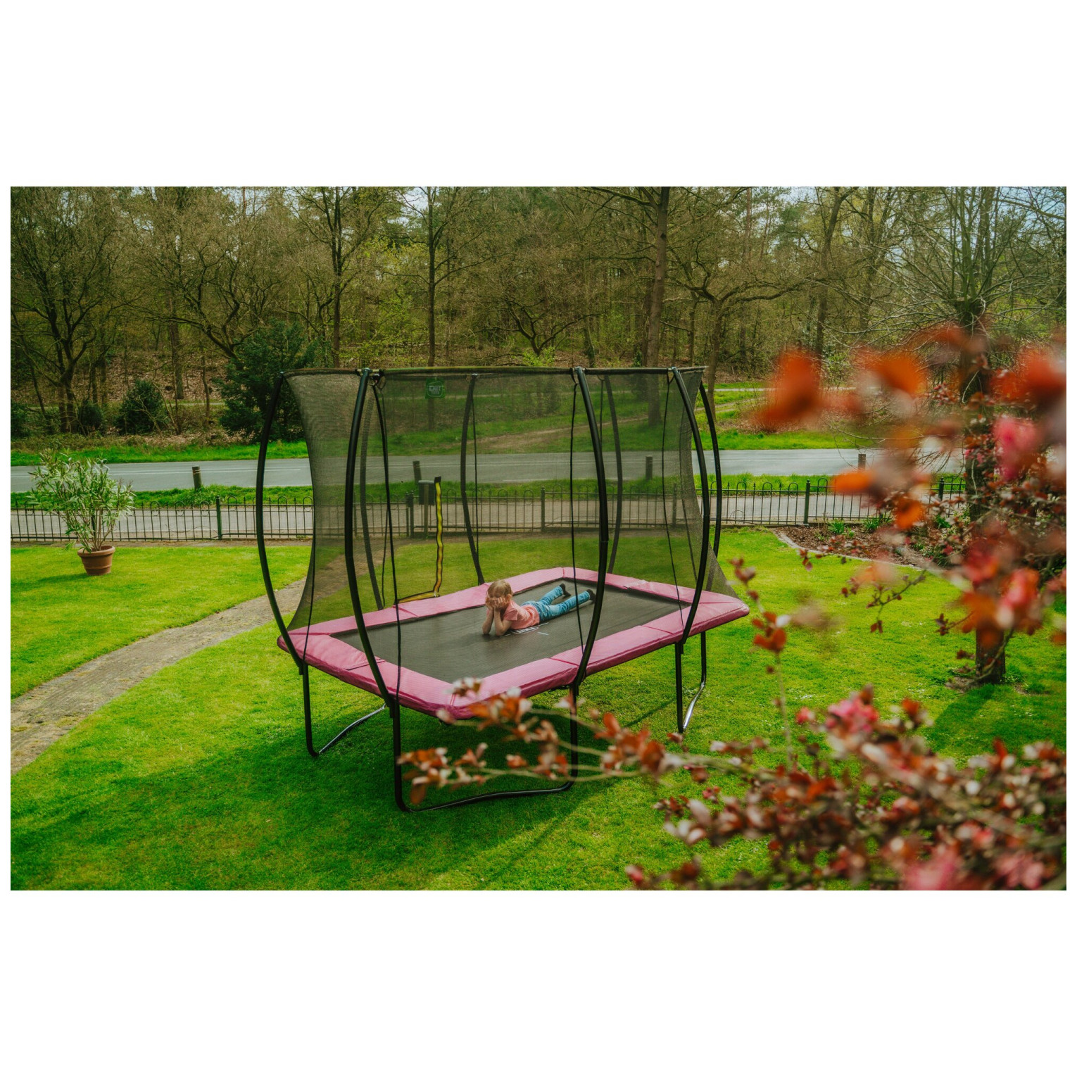 EXIT Silhouette trampoline 244x366cm - roze