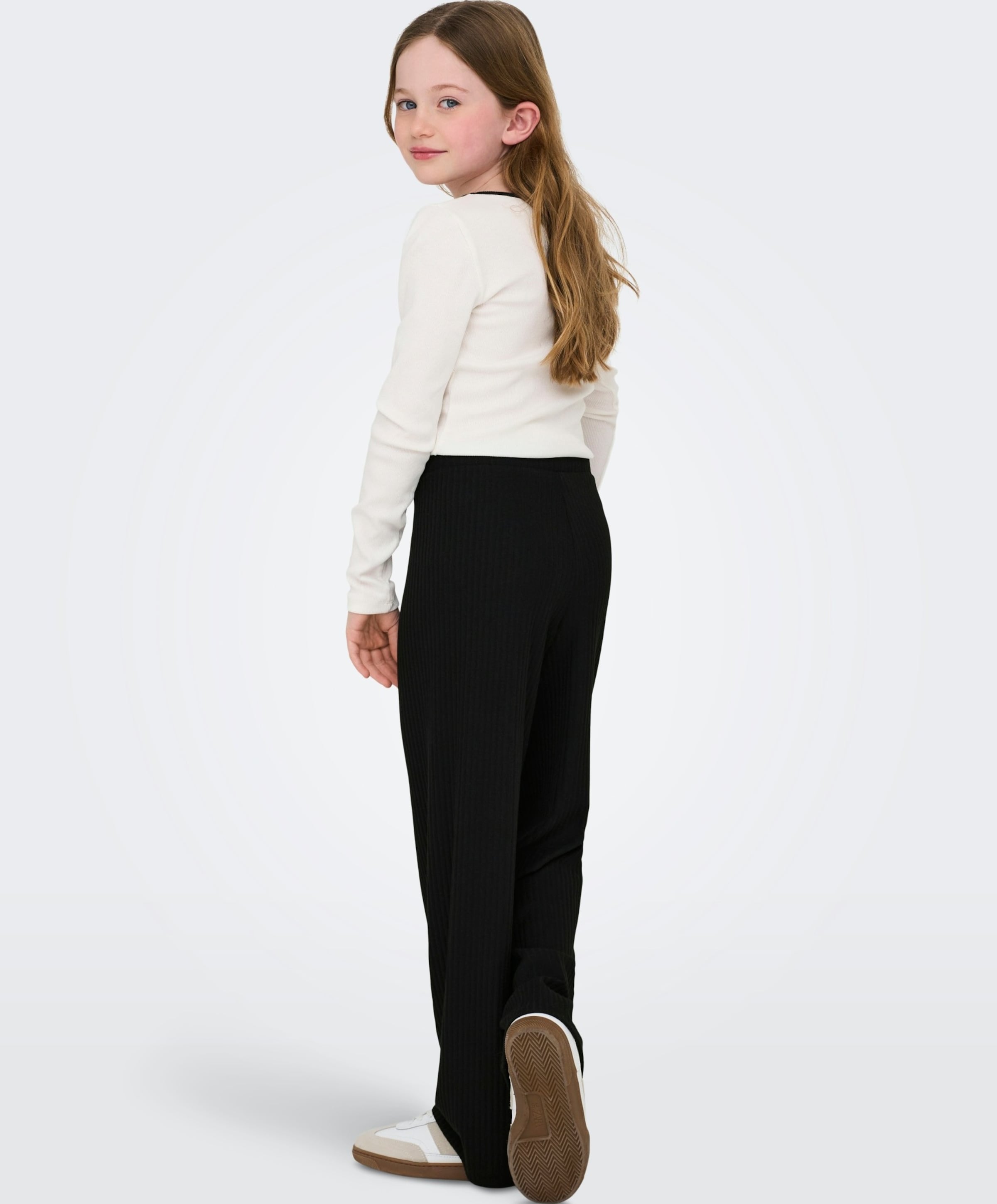 Only KOGNELLA JRS NOOS meisjes broek zwart