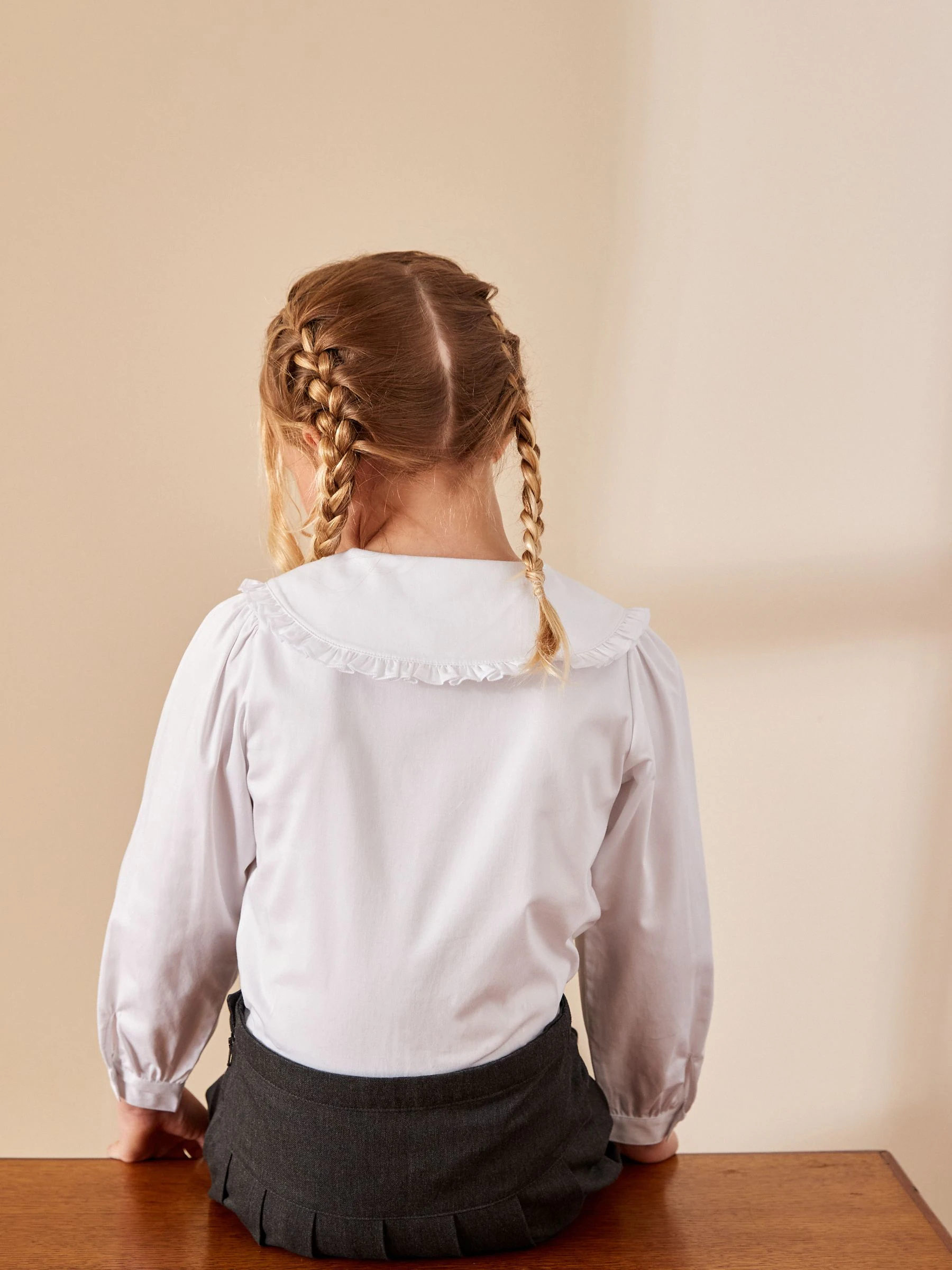 Wit - Premium schoolblouse met stretch, kraag met ruches en lange mouwen (3-14jr)