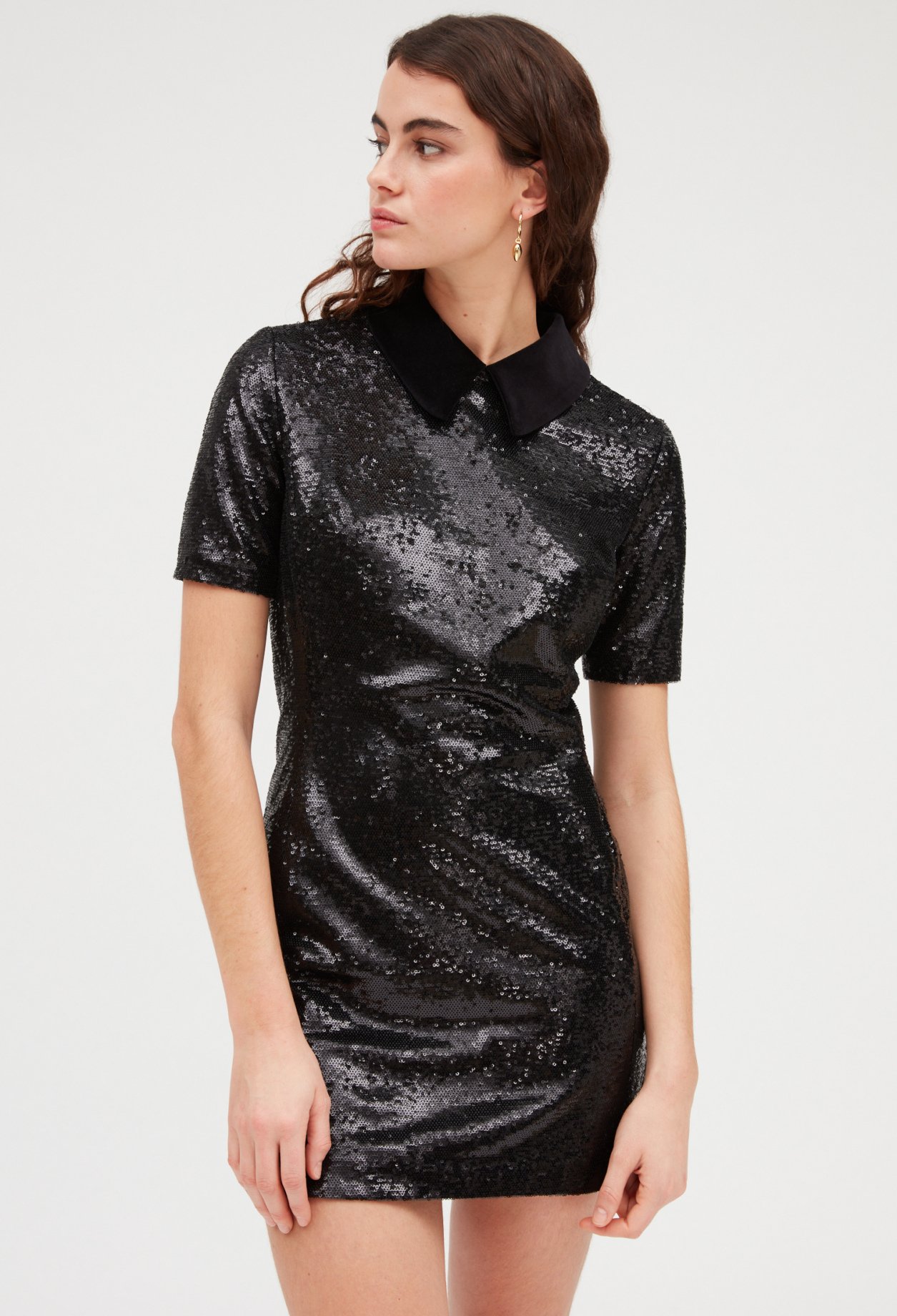 Robe courte sequins col velours noir