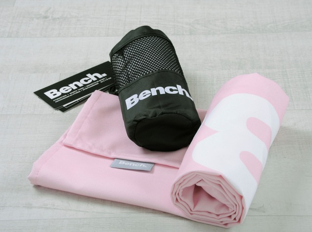 Bench. Sporthandtuch »Bench« Bench Fitnesstuch / Sports Towel mit Überschlag & Tasche, 50x110 cm
