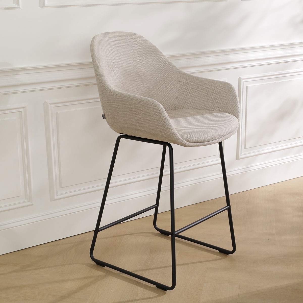 Barkruk Nino-Mae beige - zwart onderstel - 65 cm