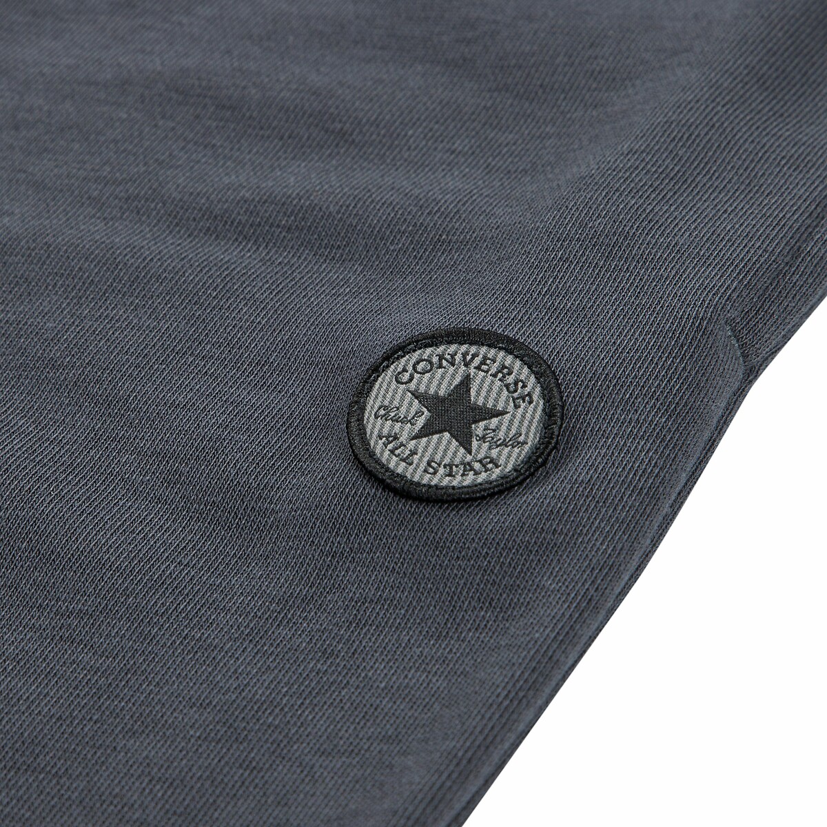 CONVERSE<br>Exemplo de suéter e calça de lã
