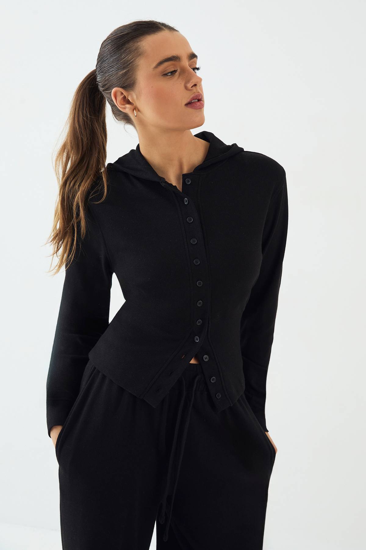 Haut Côtelé À Casynthétiqueche Avec Boutons Et Taille Cintrée Dsgn Studio