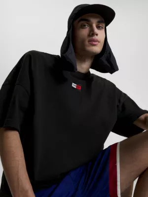 Camiseta com logo essencial