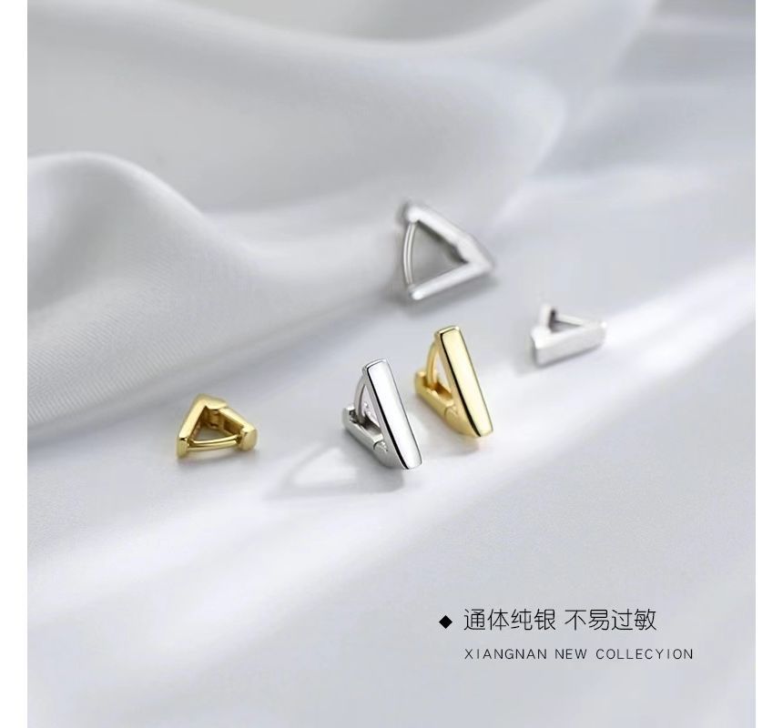 Toinianimos - Geometrische sterling zilveren Huggie-oorbel