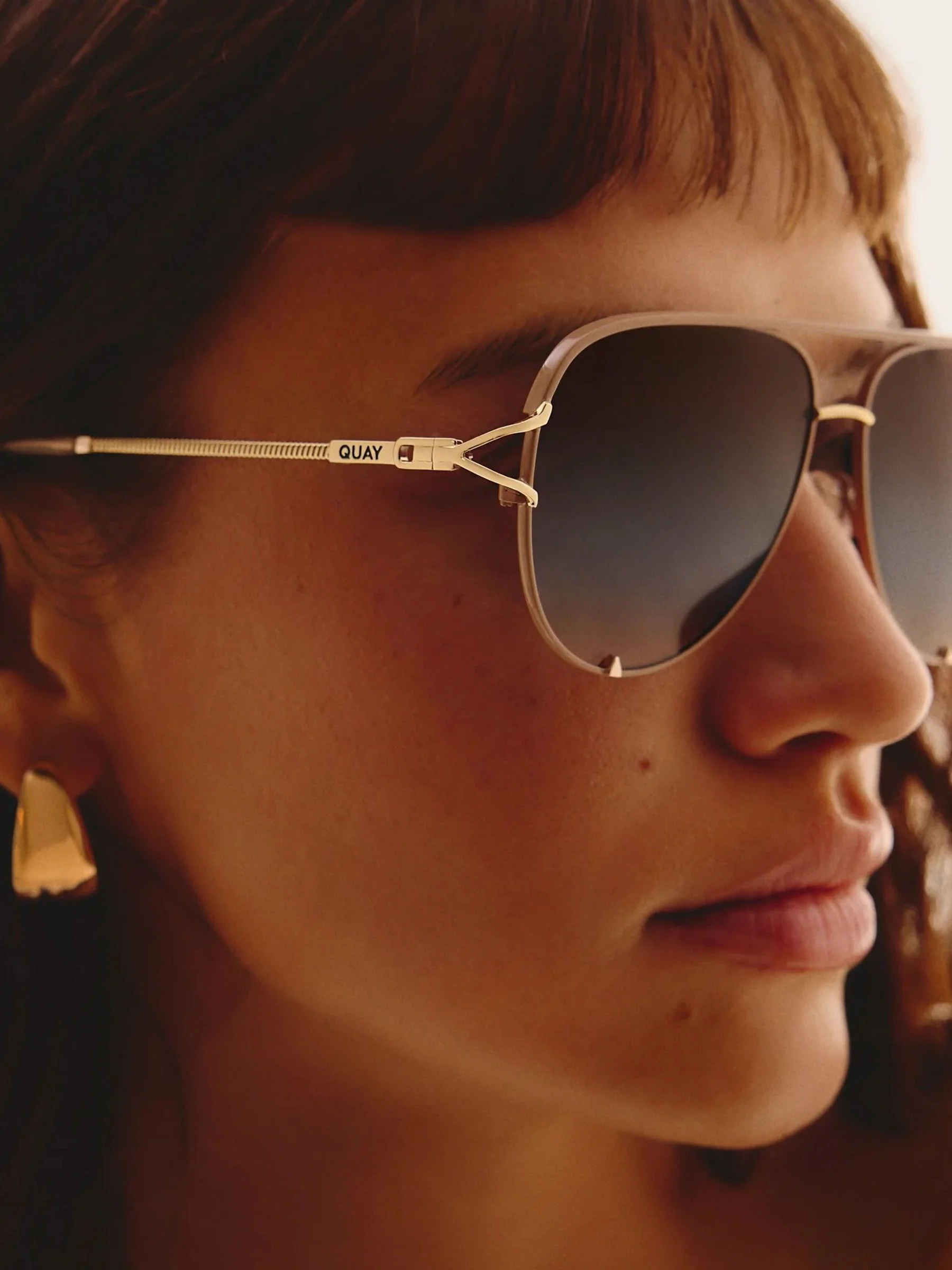 Met bladgoud - QUAY High Key Twist Sunglasses