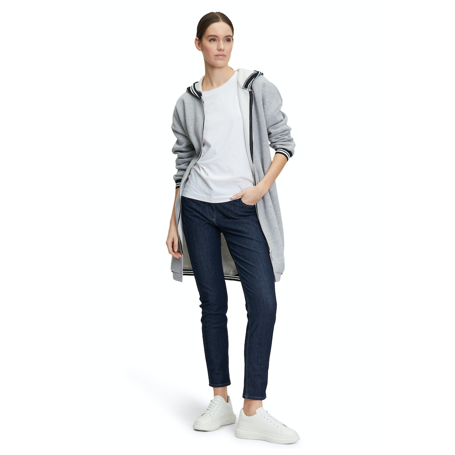 Amber & June Mantel Casual
