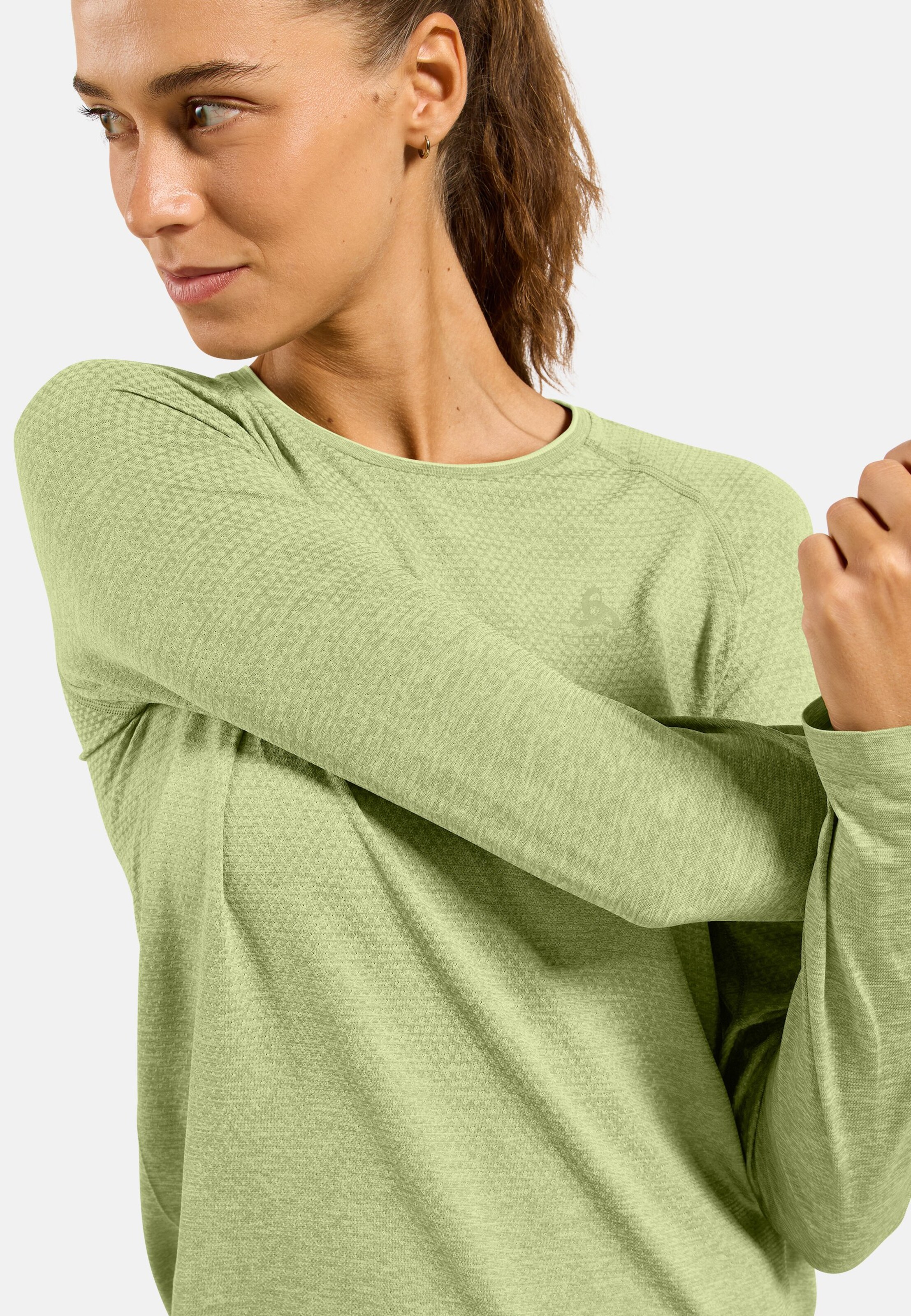Essentials Seamless Langarm-Laufshirt in shadow lime melange