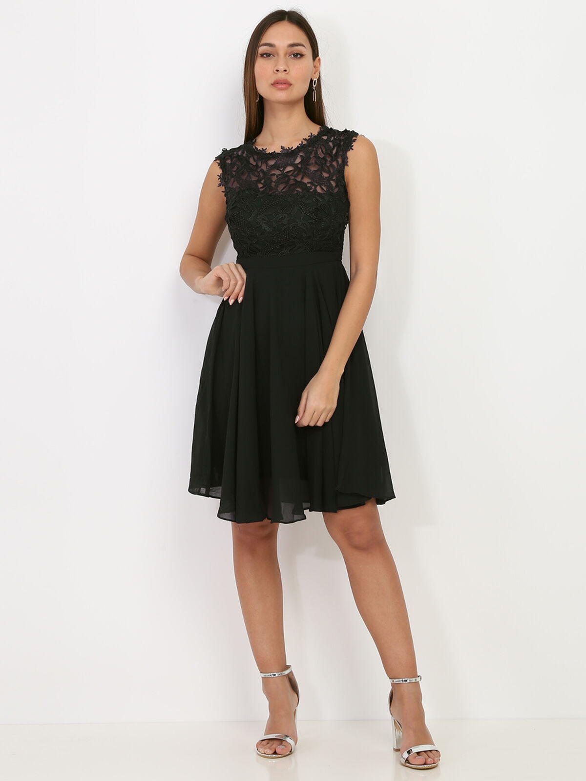 Robe avec dentelle- Noir