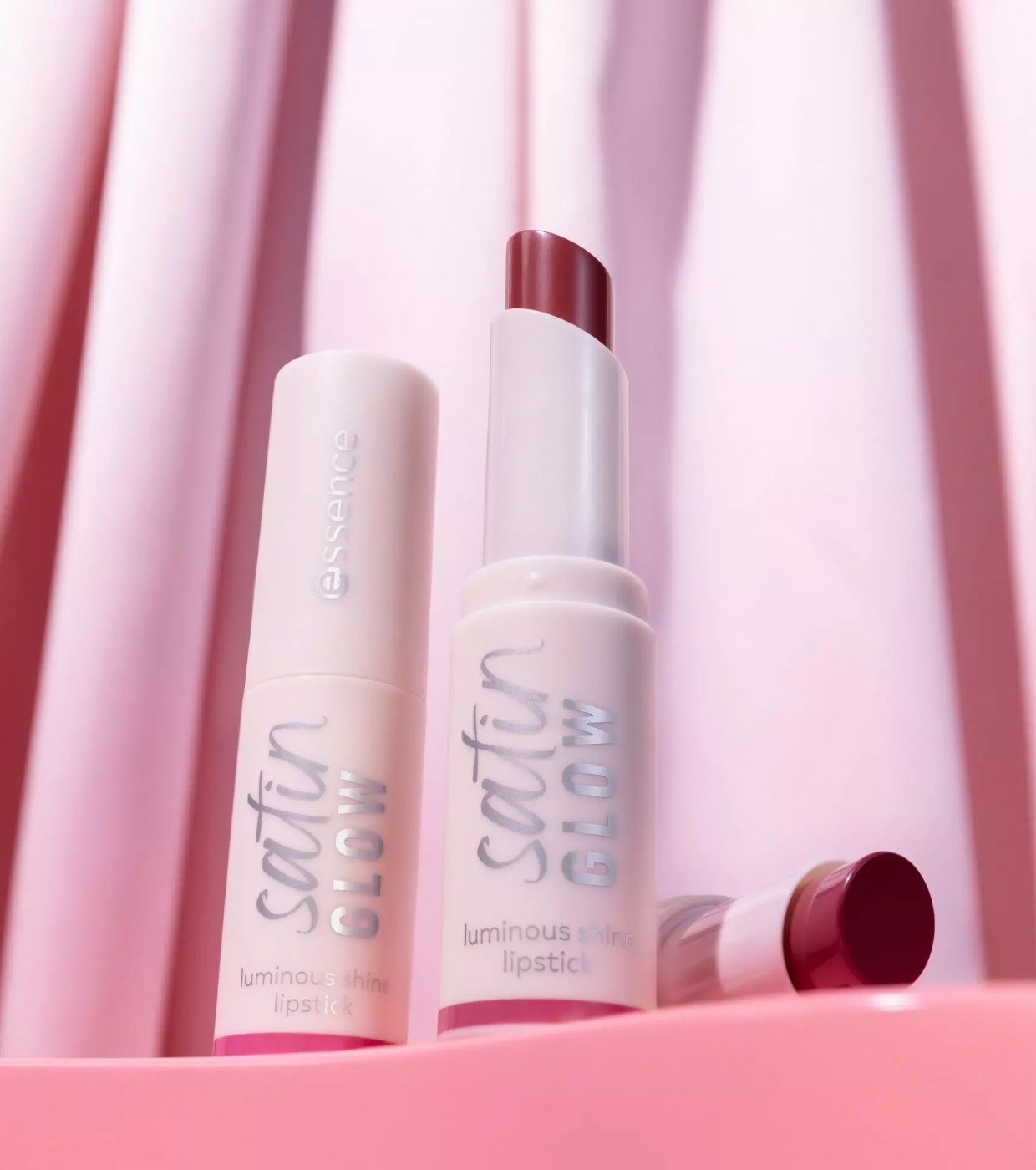 essence - Batom Satin Satin Glow - 01: Whole Latte Love