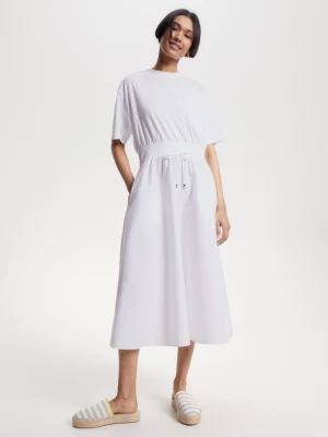 Vestido de popeline com cordão e modelagem evasê