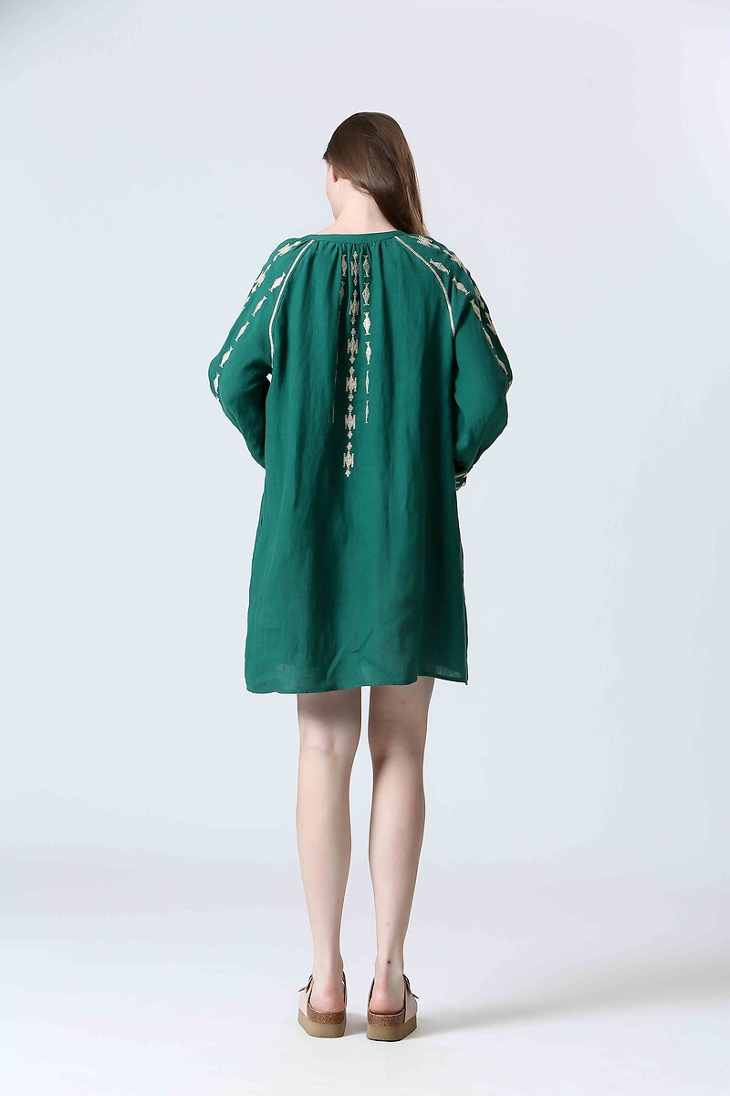 ATÉ BREVE<br>Vestido curto com bordado étnico