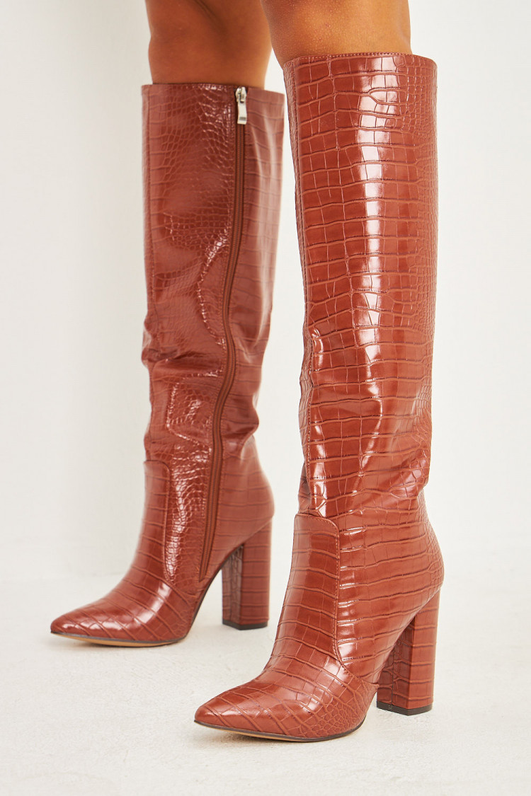 Bottes marrons laquées effet croco talon bloc