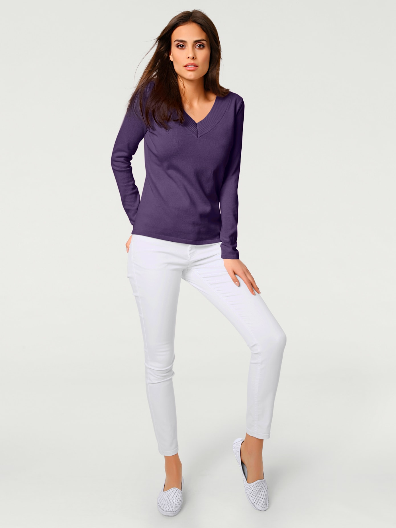 Joli pull basique à encolure en v