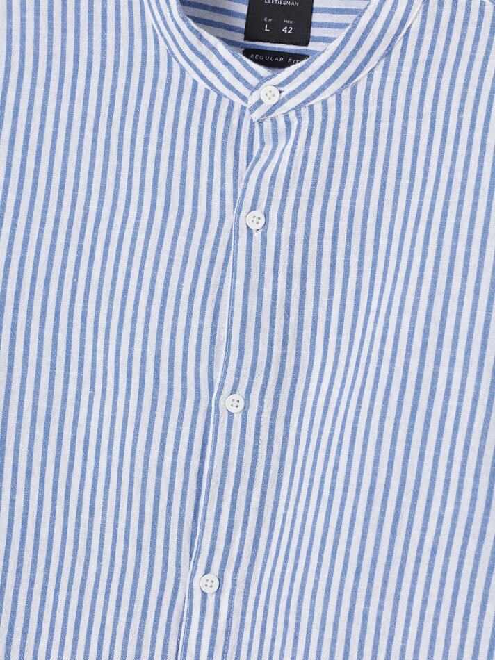 Camisa com gola mandarim, em mistura de algodão e linho - Azul Médio