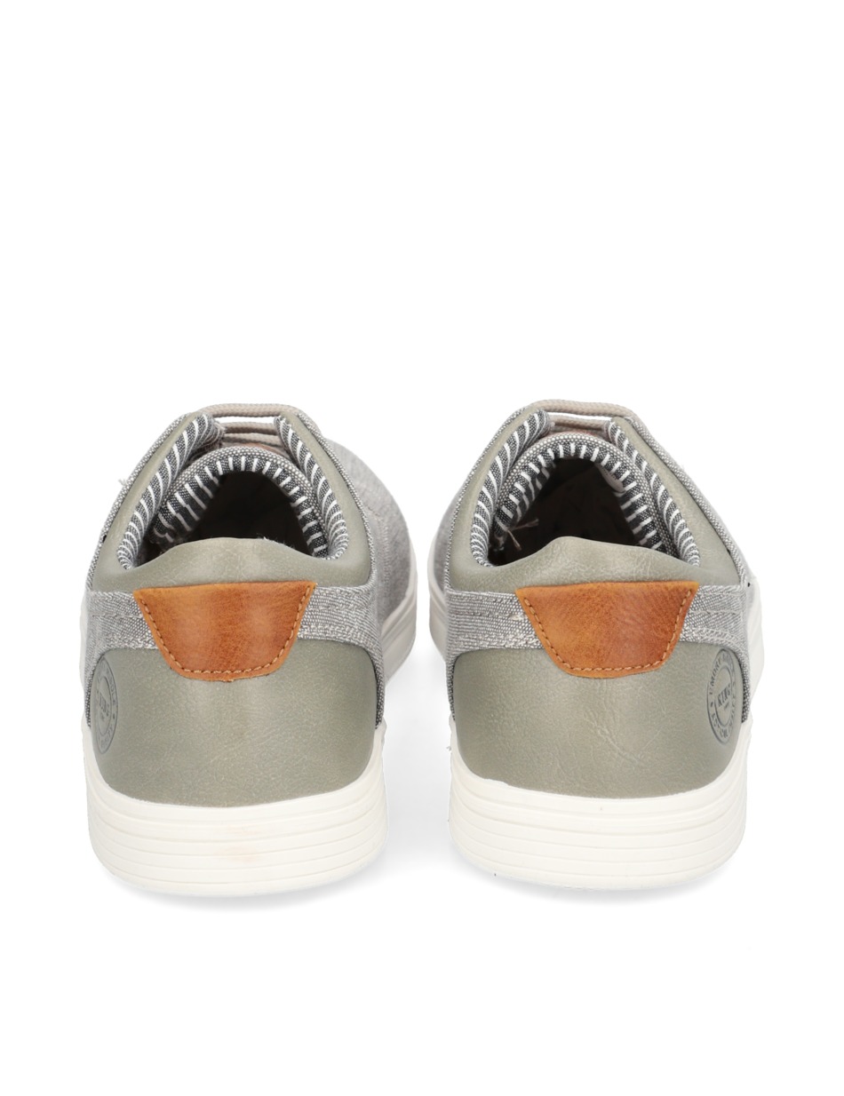 Canvas Sneaker