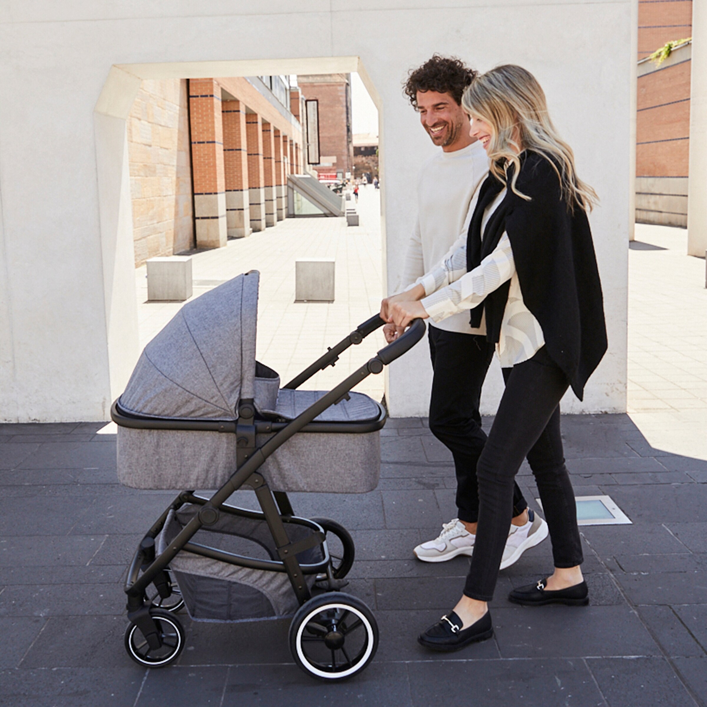babycab Kombikinderwagen Stockholm Trio-Set (2024) inkl. i-Size Babyschale und Wickeltasche grau melange