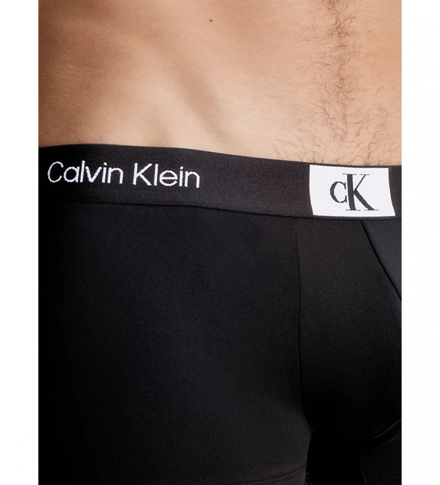 Conjunto de 3 Cuecas Boxer Calvin Klein CK96 com Estampa Animal, Vermelhas e Pretas