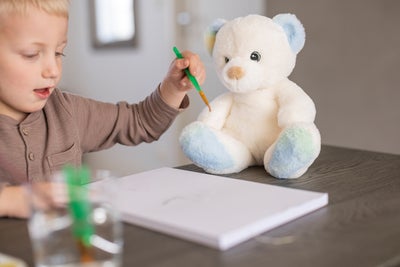 Teddykompaniet Kosedyr Charlie 25 cm, Regnbuefarget
