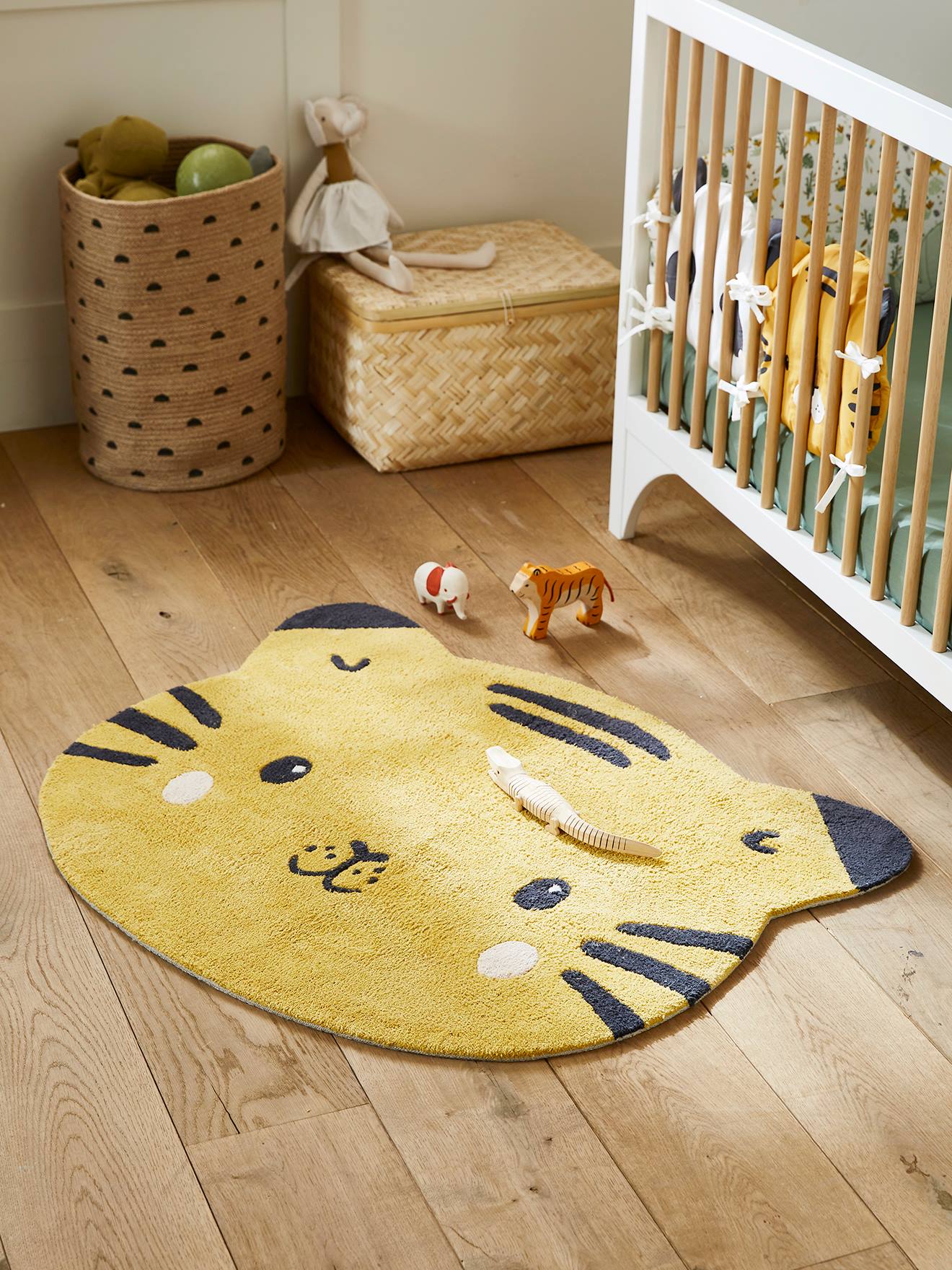 Tapete Tiger Hanoi, amarelo médio, liso com estampa.