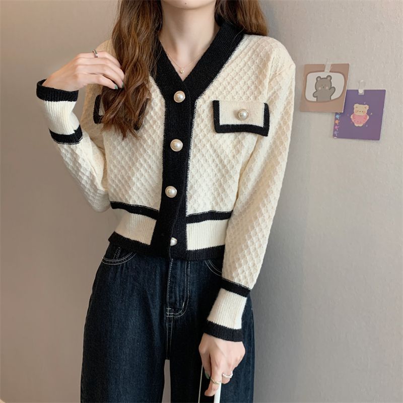 Shinsei - V-hals vest met contrasterende rand
