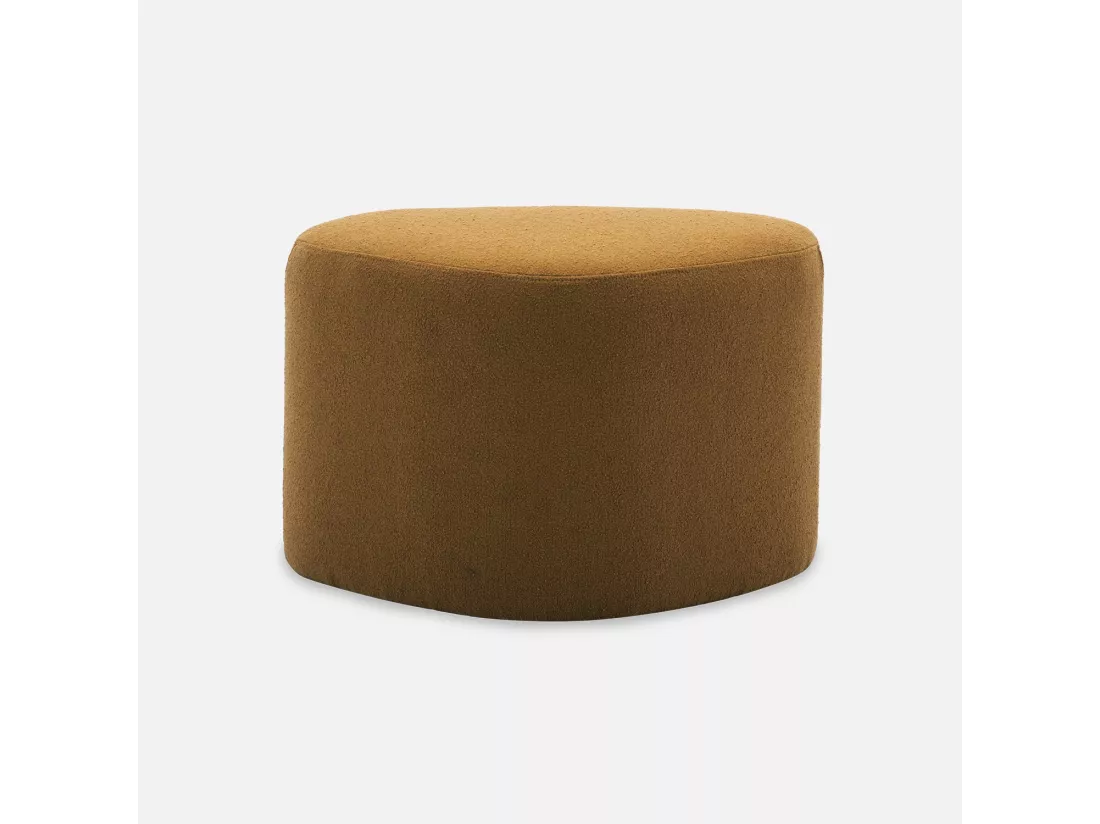 tabouret. pouf en forme de galet en tissu moutarde. TAO L 60 x P 44 x H 40cm