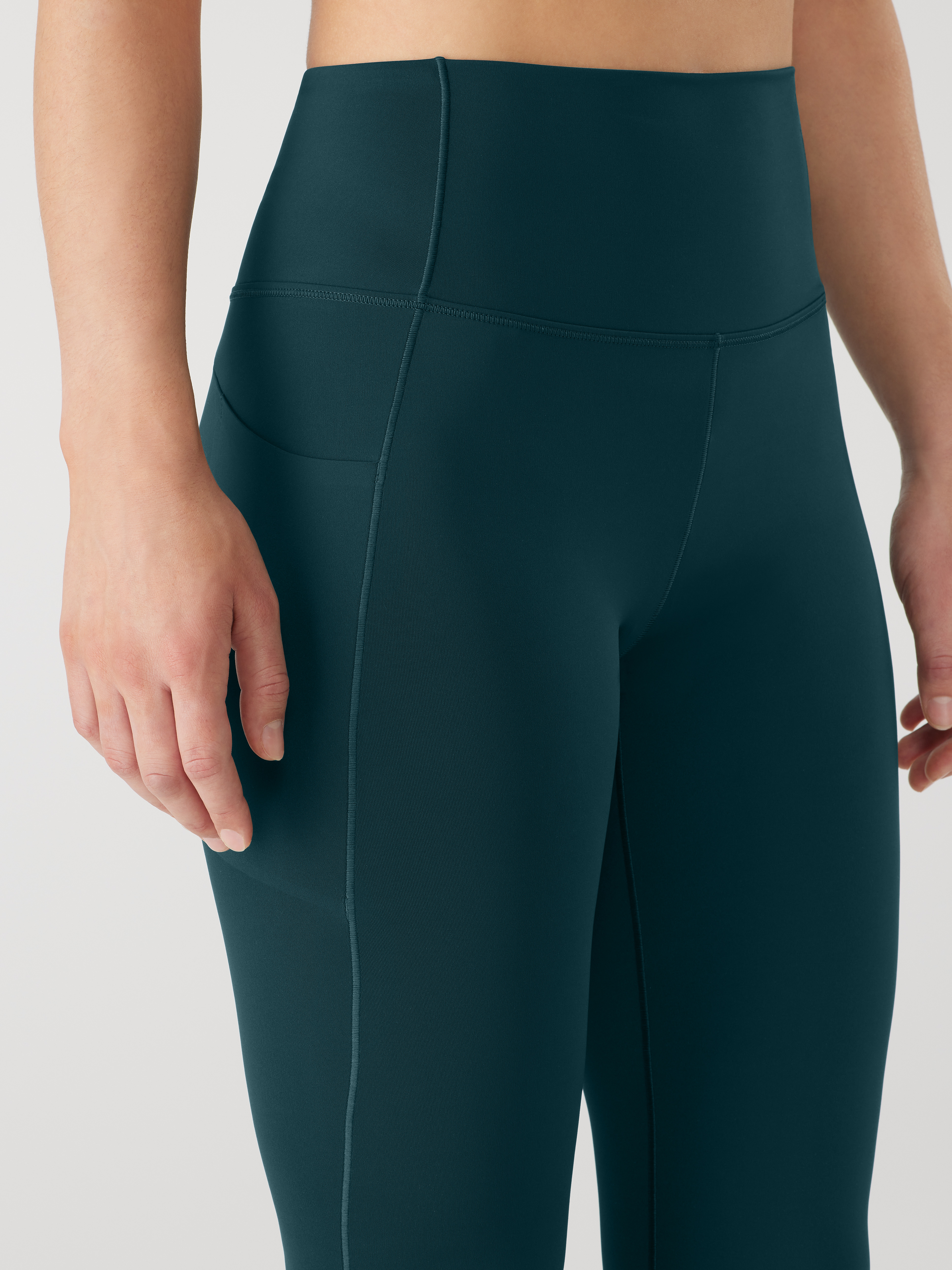 Essent High-Rise Legging 28 In Women's