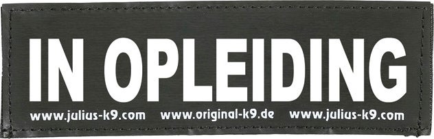 Julius K9 tekstlabel In opleiding zwart 16 x 5 cm 2 stuks