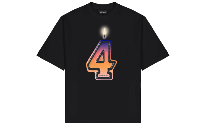 4th Anniversary Candle T-Shirt Black - 48h Delivery
