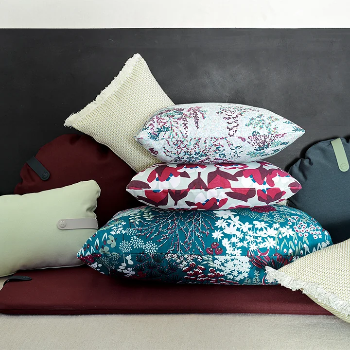 Fermob - Bouquet Sauvage Outdoor Kissen, 44 x 44 cm, puderrosa