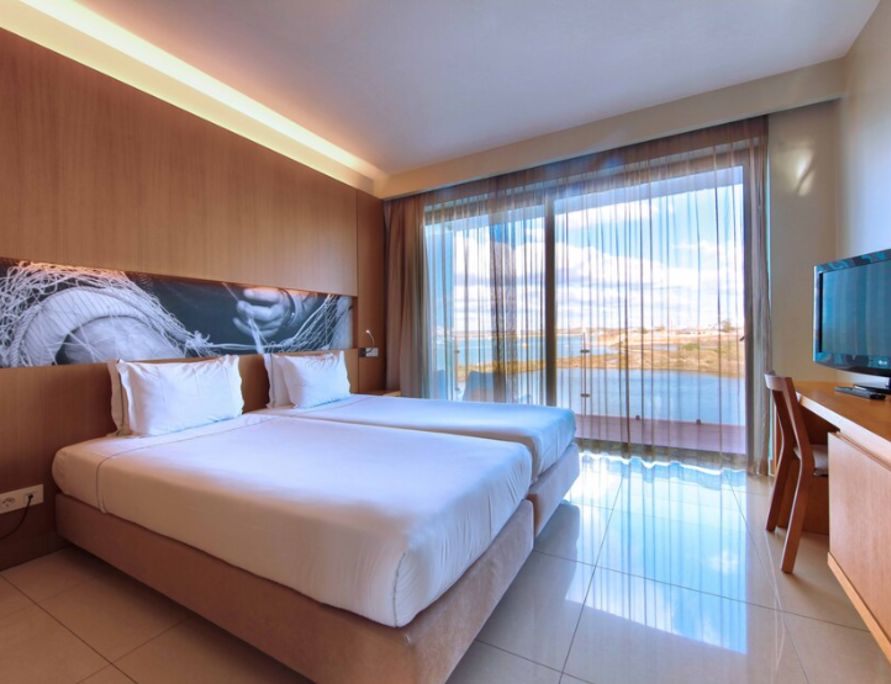 Aqua Hotel Riverside Logies en ontbijt - Aparthotel