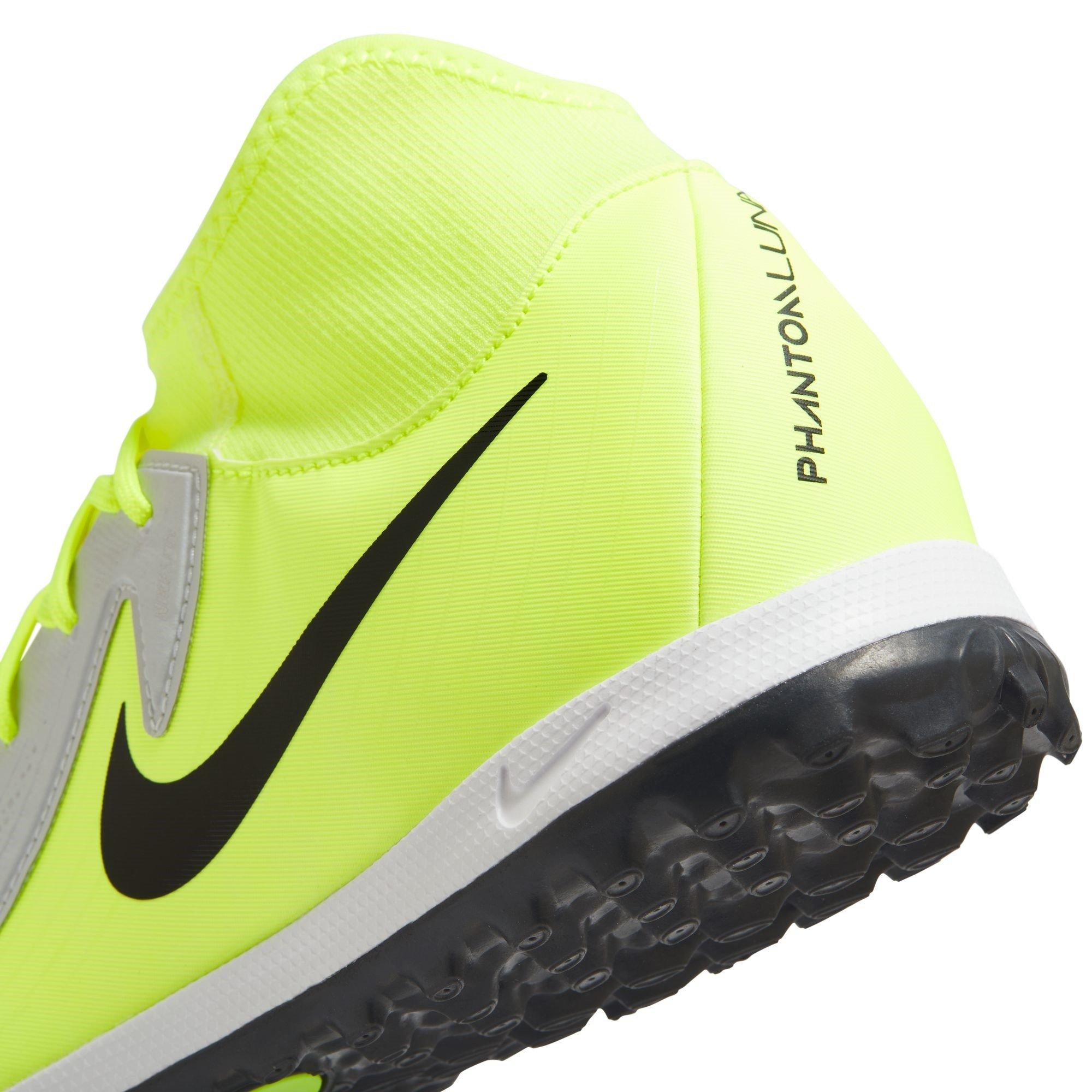 Nike Pantom Luna II Academy Turf Football Boots