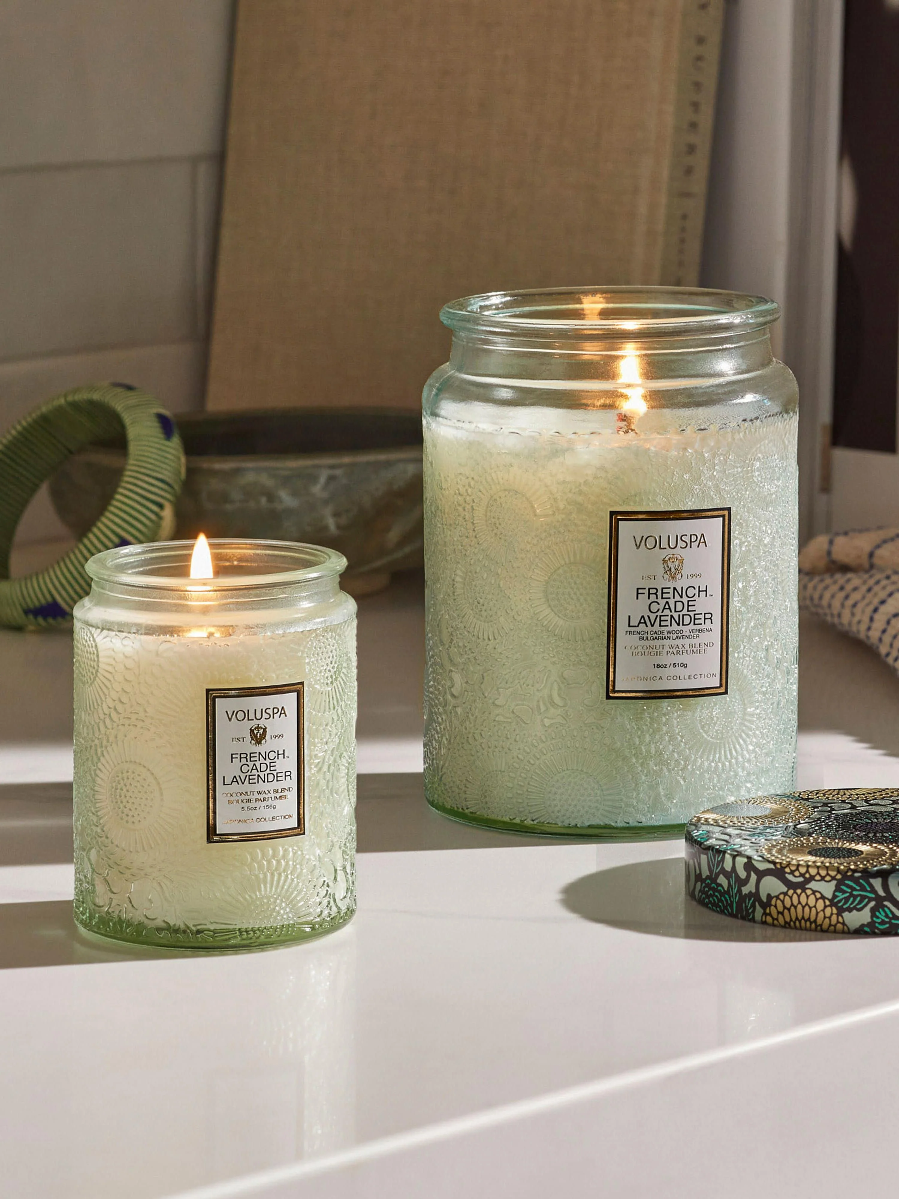 Handgemaakte geurkaars Japonica Collection (cade hout, verbena & lavendel)