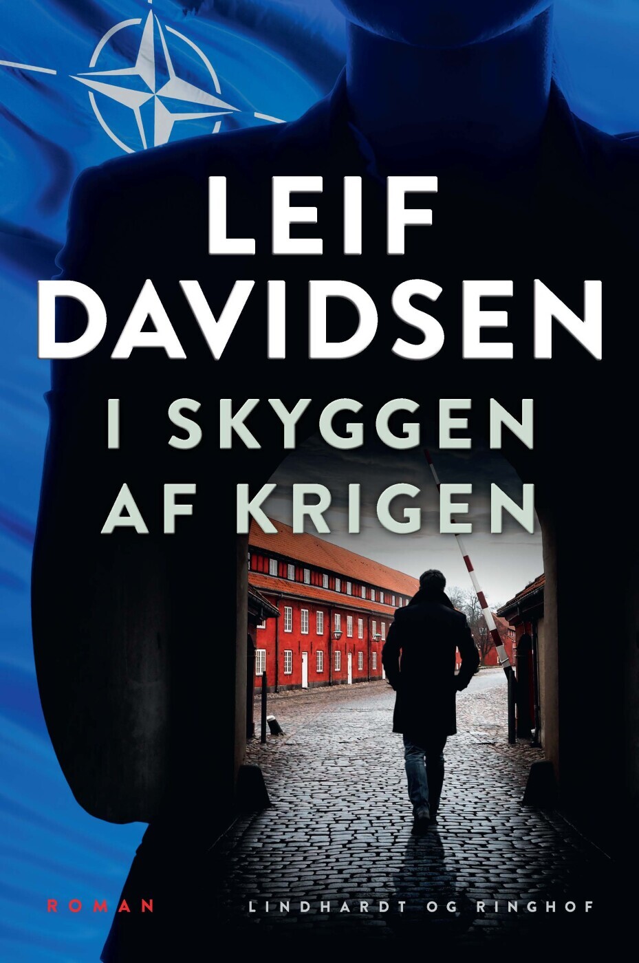 I Skyggen Af Krigen - Leif Davidsen - Bog