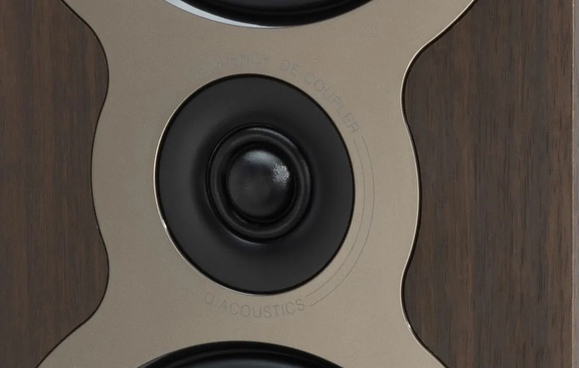 Q Acoustics 3050C Noyer (la paire) Enceintes colonne