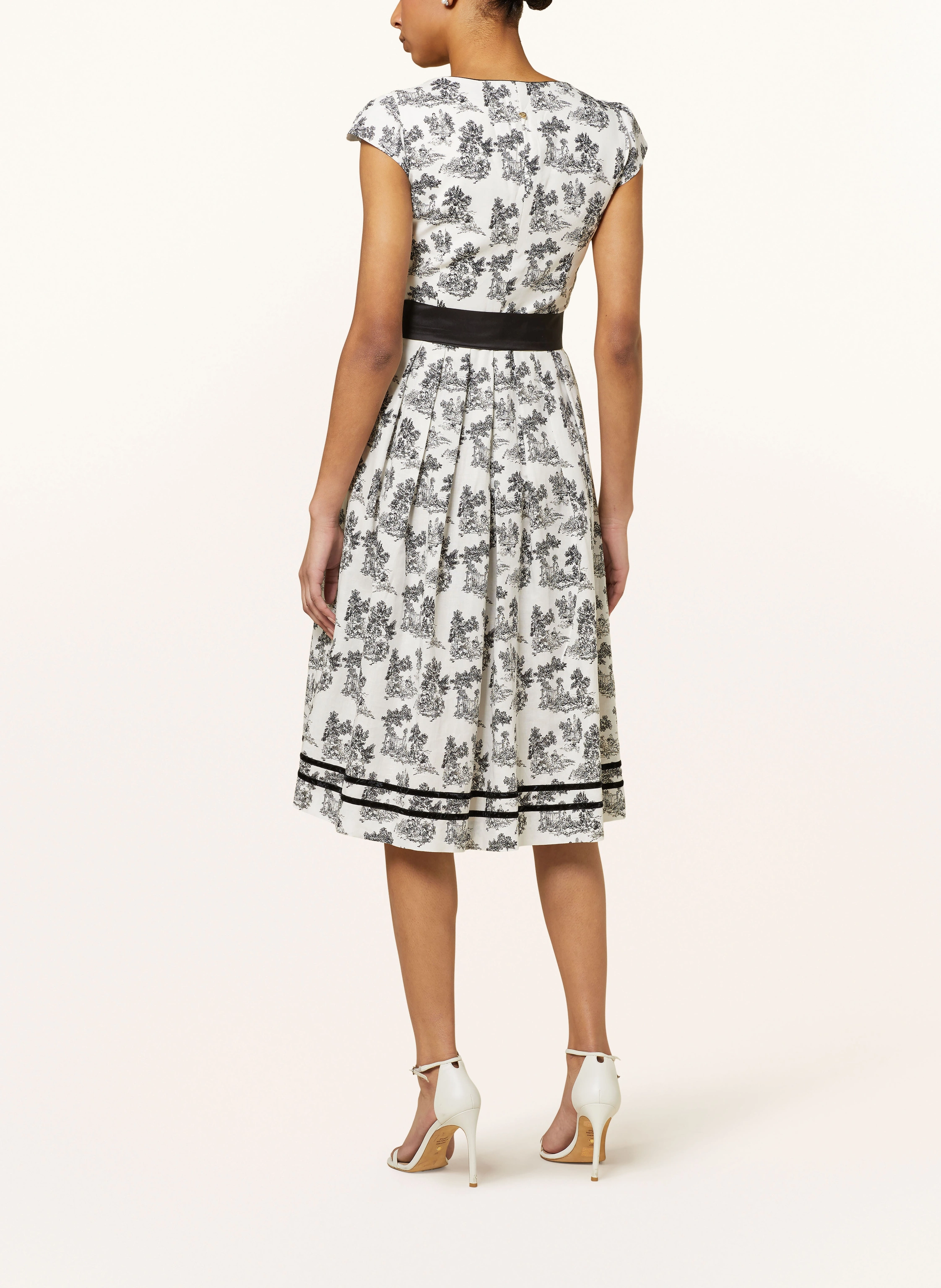 AlpenHERZ Dirndl