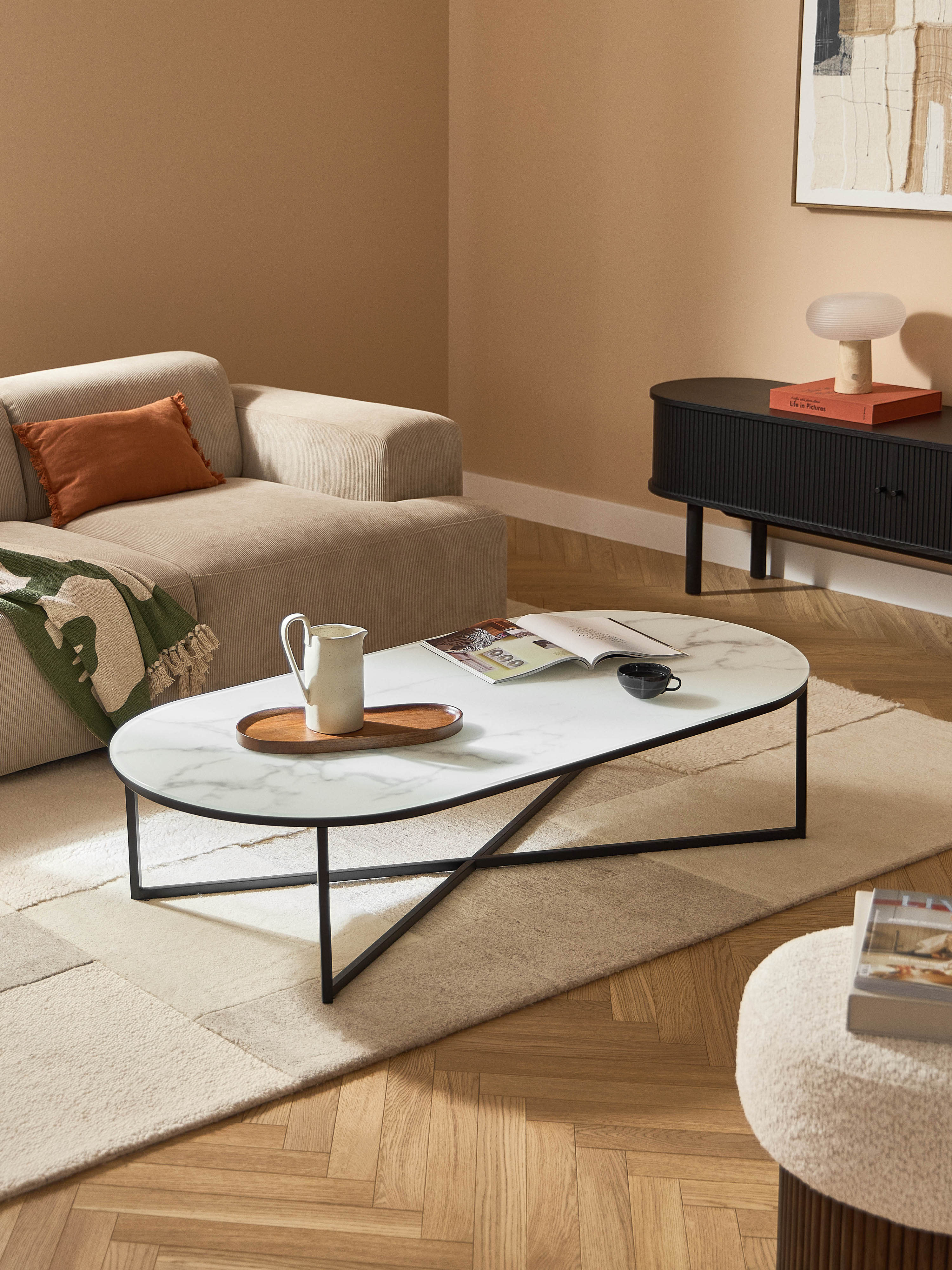 Ovale salontafel Antigua met glazen tafelblad in marmerlook