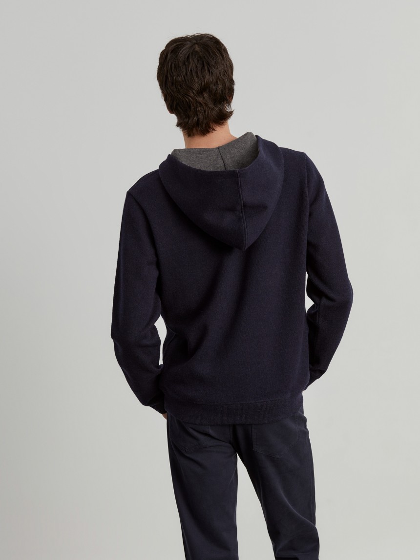 Sweater com capuz